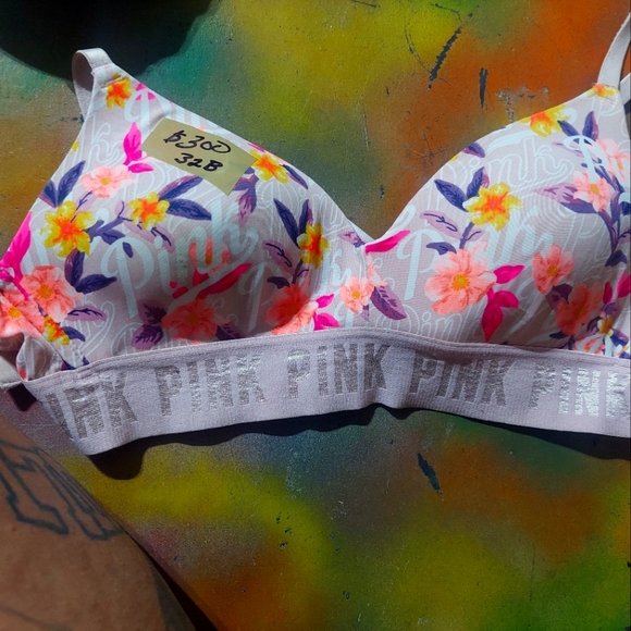 Victoria secret bras - Picture 1 of 5